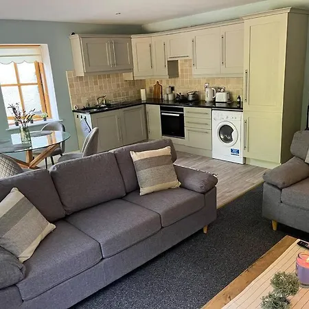 2 Bed On River Erne Belturbet
